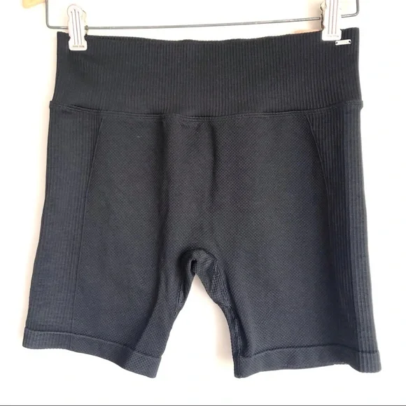 PINK Seamless Rib Bike Shorts NWT - Picture 8 of 12